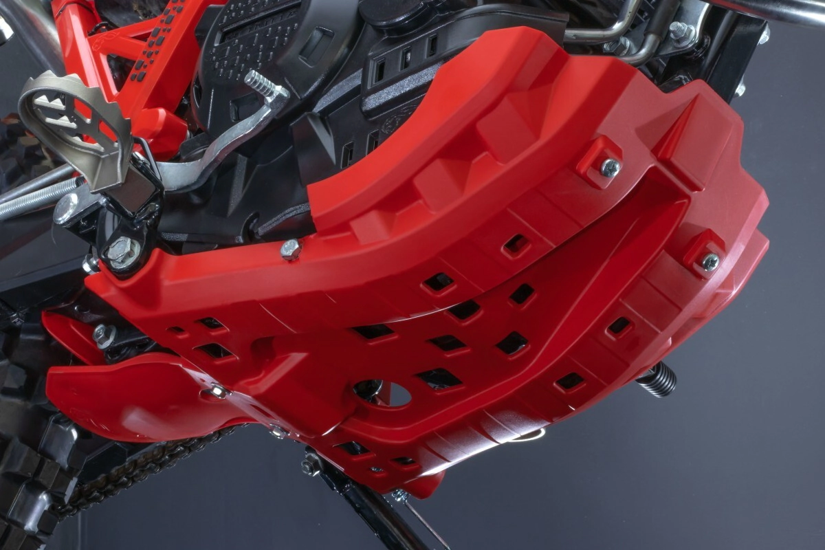 CUBRE CARTER XR 250 TORNADO XRE ROJO/NEGRO AMX