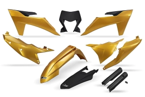 KIT PLASTICOS FULL EXC/F 24/25 CON FARO UFO DORADO