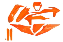 KIT PLASTICOS FULL EXC 20/23 CON FARO UFO NARANJA