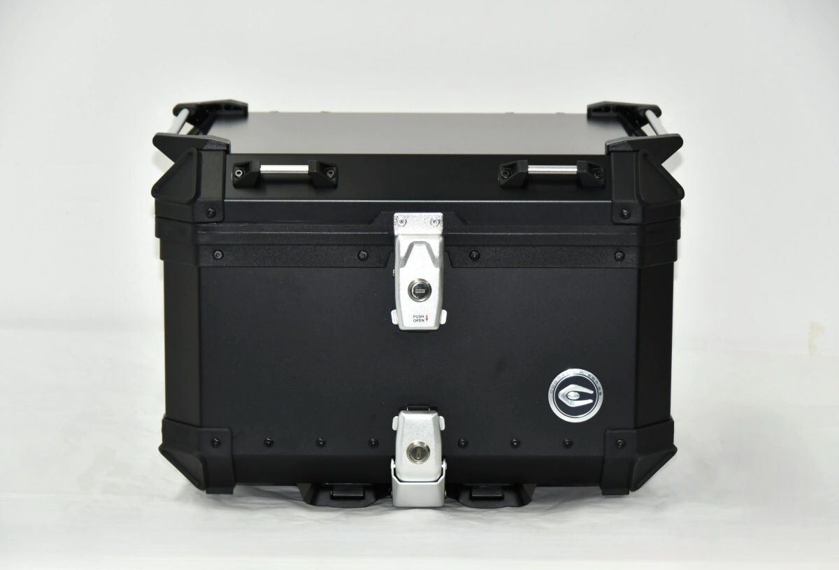 TOP CASE ALU 55L FULL BLACK COOCASE ALUMINIO 1,5mm + DIVISOR Y ELASTICOS