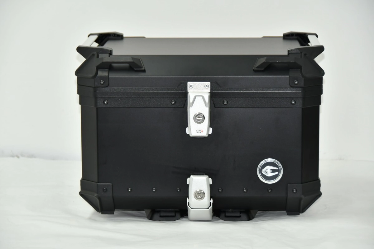 TOP CASE ALU 55L FULL BLACK COOCASE ALUMINIO 1,5mm + DIVISOR Y ELASTICOS