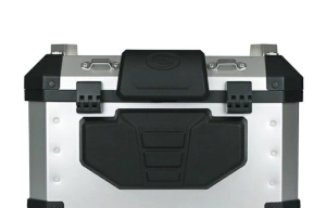 RESPALDAR PREMIUM PARA BAULERA DE ALUMINIO (INSTALACION CON TALADRO) (backrest-01) COOCASE CON LOGO