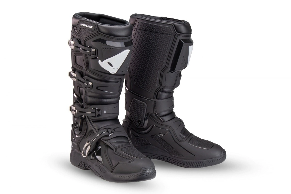 BOTA XANDER ARTICULADAS BLACK EU41 (AR40) UFO MX