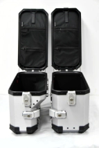 SIDE CASE 38L S-SHAPE IZQ -VOGUE 650- BRUSHED SILVER COOCASE ALUMINIO 1,5mm + DIVISOR Y ELASTICOS