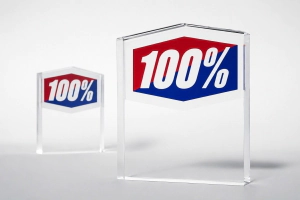 ACRILICO LOGO Acrylic Logo Block Red/Blue 100% EXHIBIDOR